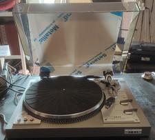 Akai AP-206 d.drive turntable