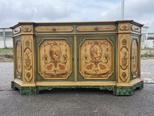 Credenza Scantonata Finemente