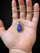 Collana con ciondolo scarabeo