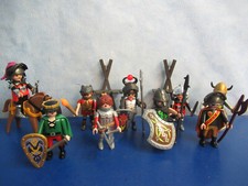 9 personaggi cavalieri cavalli