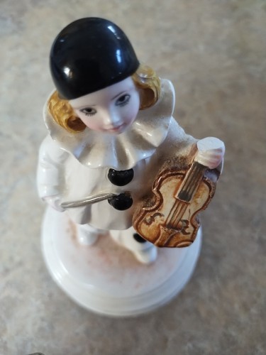 Statuina violinista - , in