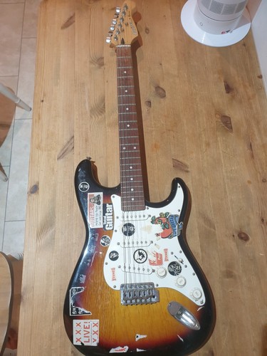 Cruiser crafter chitarra - by,