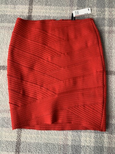 Gonna aderente rossa - , divisa