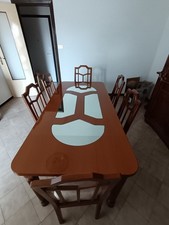 Tavolo e sedie soggiorno