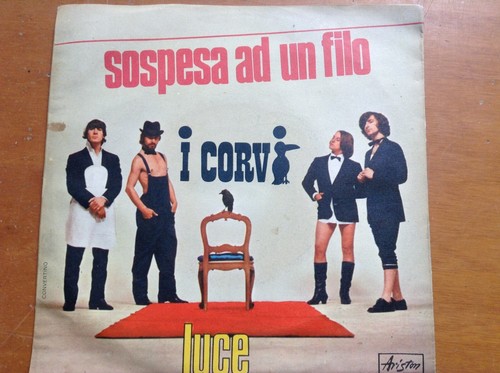 Corvi sospesa a un - -,