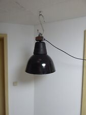 Vecchia lampada smaltata