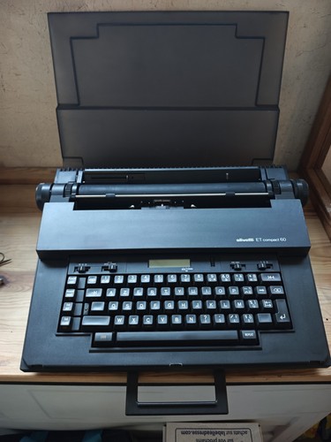 Machine écrire olivetti - écrire, et