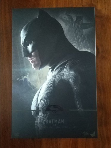 Hot toys batman - toys, vs