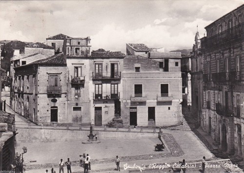 Caulonia piazza mese - #, caulonia: