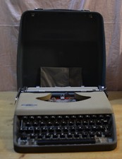VECCHIA MACCHINA DA SCRIVERE