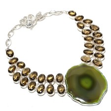 Collana con pietre preziose al