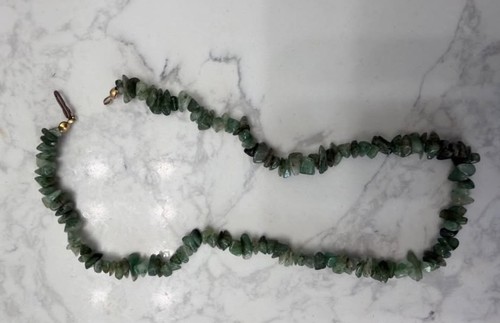 Collana con pietre preziose