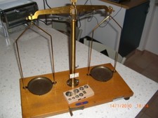 Bilancia con 2 piatti anni