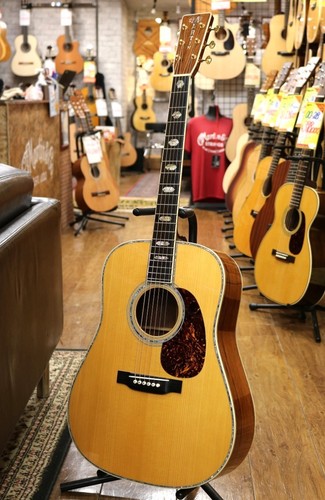 Chitarra acustica usata