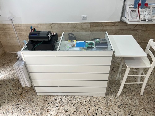 Arredamento negozio - arredamento,