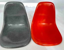 2 x Eames fibra di vetro | grigio + arancione | Herman Miller | guscio sedia laterale