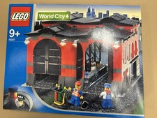 LEGO  World City TRAINS 10027  -RIMESSA DELLA LOCOMOTIVA- Parzialmente montato