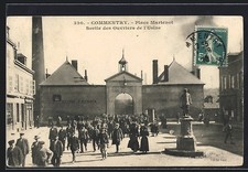 CPA Commentry, Place Martenot, Sortie des Ouvriers de l´Usine 1910 