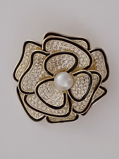 Broche florale "camélia"