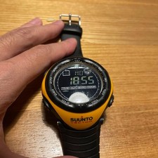 Orologio SUUNTO Vector fuori produzione modello cinturino silicone giallo quarzo