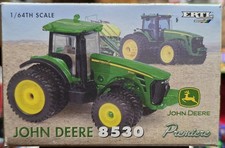 Trattore John Deere 8530 scala