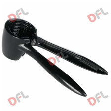 schiaccianoci apribottiglia