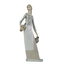 Statuetta NAO, 0035, Ragazza