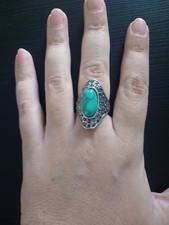 Anello etnico con simil pietra