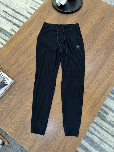 Euc 118 alo yoga size - yoga,