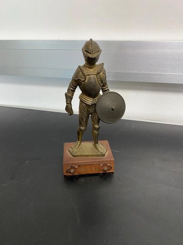 Statua cavaliere armatura - in,
