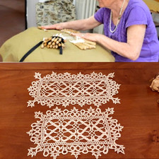 COPPIA DI CENTRI RETTANGOLARI  TOMBOLO FATTI A MANO 35X19 CM PANNA VALORE 120€