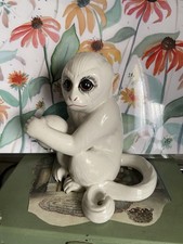 Scimmia Bianca Porcellana  Porcelain Glazed Capuchin Monkey Figurine 1960 Cm.20