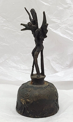 Antica campana indonesiana