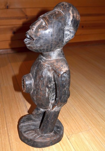 Statua maschile protettiva