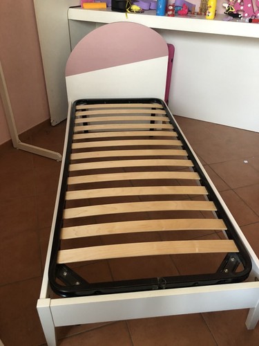 Letto singolo con - letto,
