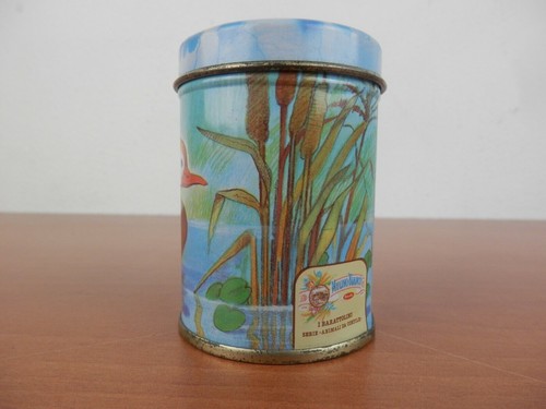 Vecchio scatolo con sorpresine - con,