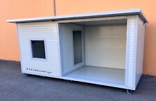 Cuccia coibentata per cani con porta antivento e veranda 