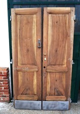 Antica porta doppia   portone  pannelli scultura noce