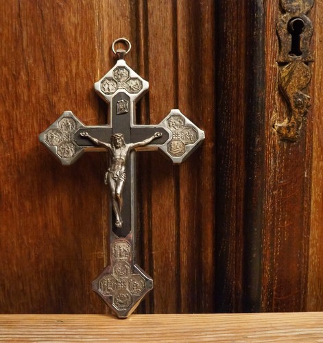 Antico crocifisso religioso - , da