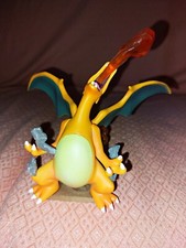 Pokémon charizard figure - charizard,