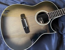 Rara rara chitarra acustica