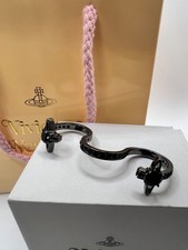 Anello tre dita bassorilievo