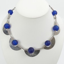 ELEGANTE COLLANA COLLARETTE IN ARGENTO STERLING E PERLE DI VETRO BLU - 94,3 GRAMMI