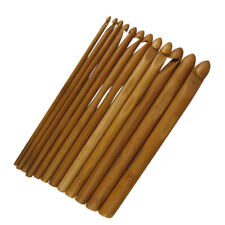 Uncinetto in legno fiori