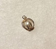 Ciondolo vintage tono oro con