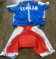 Maglia e pantaloncino ciclismo