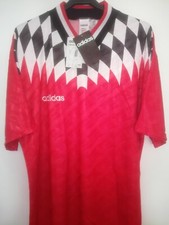 SPECIAL adidas camiseta River