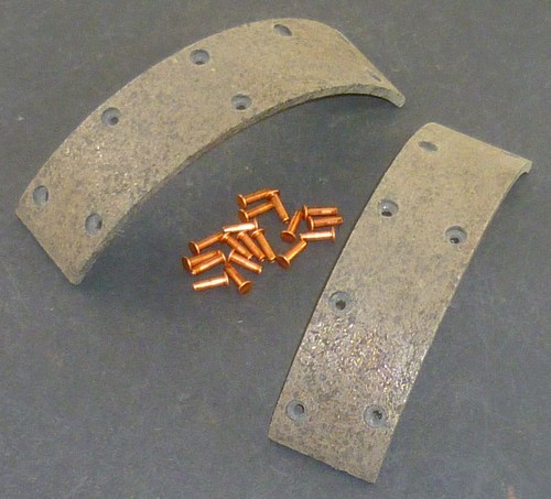 Pastiglia freno con - rivetti,