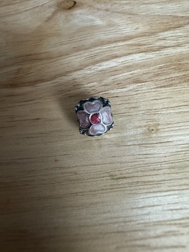 Charm pandora geniune - geniune, rosa