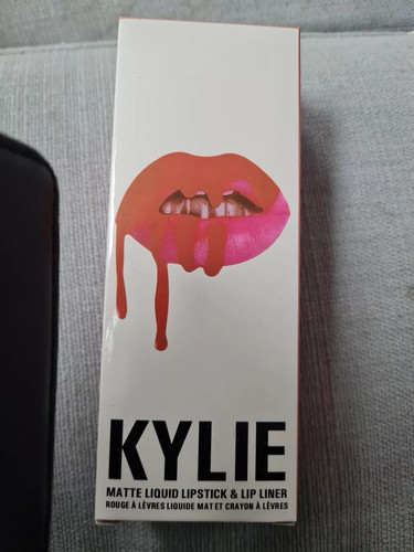 Kylie jenner velvet kit - velvet,
